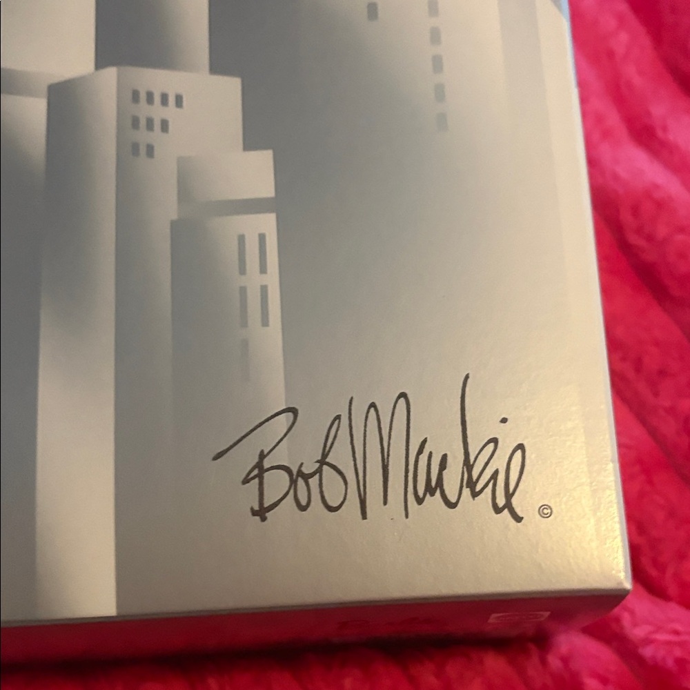 Bob Mackie Lady Liberty Barbie - Picture 9 of 10